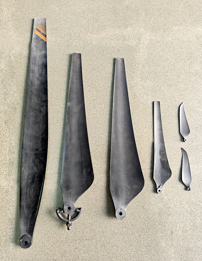 1732875926897400.jpg 碳纖維增強(qiáng)PPA螺旋槳葉111.jpg